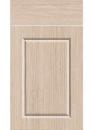 Harlem door in Light Vicenza Oak