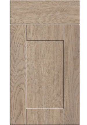 Shaker door in Cremona Oak Cannolo