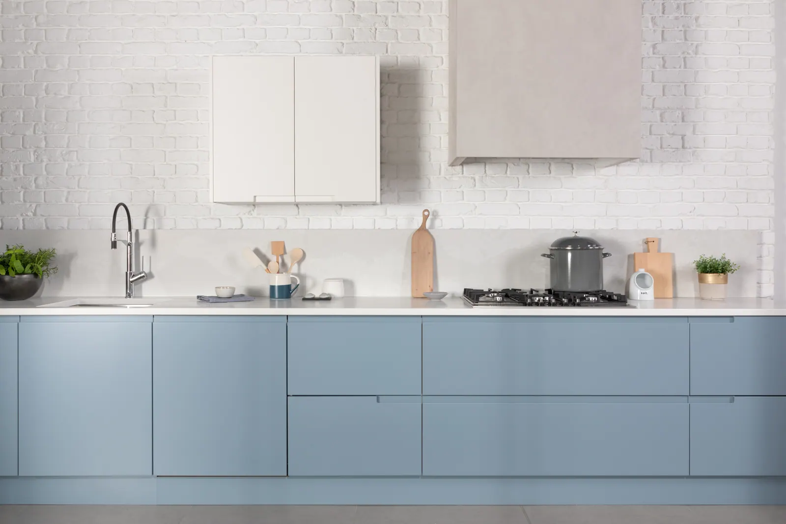 Remo stop and start kitchen shown in Cadet